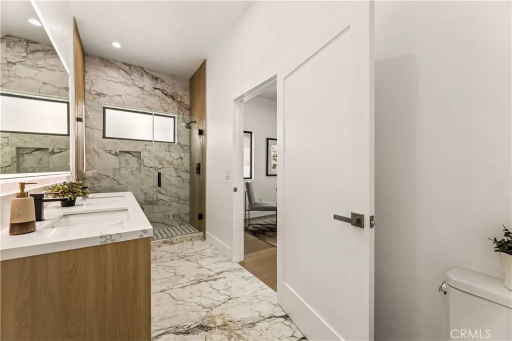 Additional image 40 of 1170 S Lucerne Blvd, Los Angeles, CA 90019