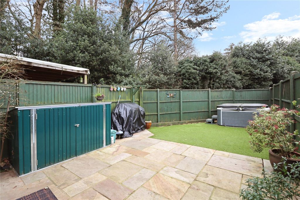 Additional image 15 of 3 bed semi-detached house for saleWoking, Surrey GU21