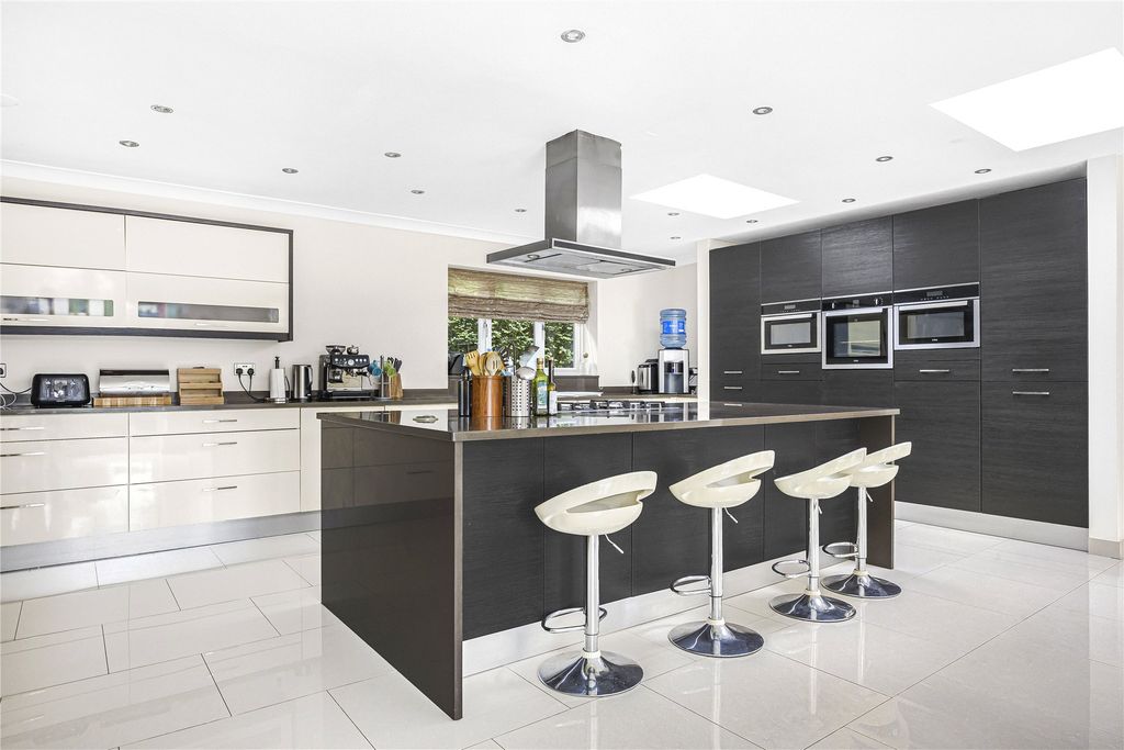 Additional image 13 of 7 bed detached house for saleOakside Way, Shinfield, Reading, Berkshire RG2