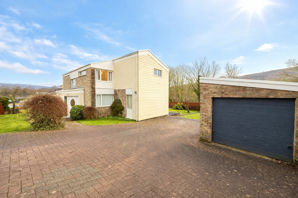4 bed detached house for saleFair Oak Close, Aberdare, Rhondda Cynon Taf CF44