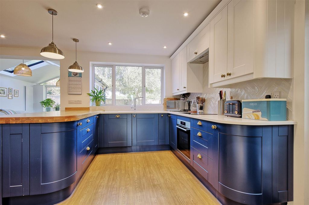 Additional image 3 of 3 bed semi-detached house for saleFen Road, Cambridge CB4