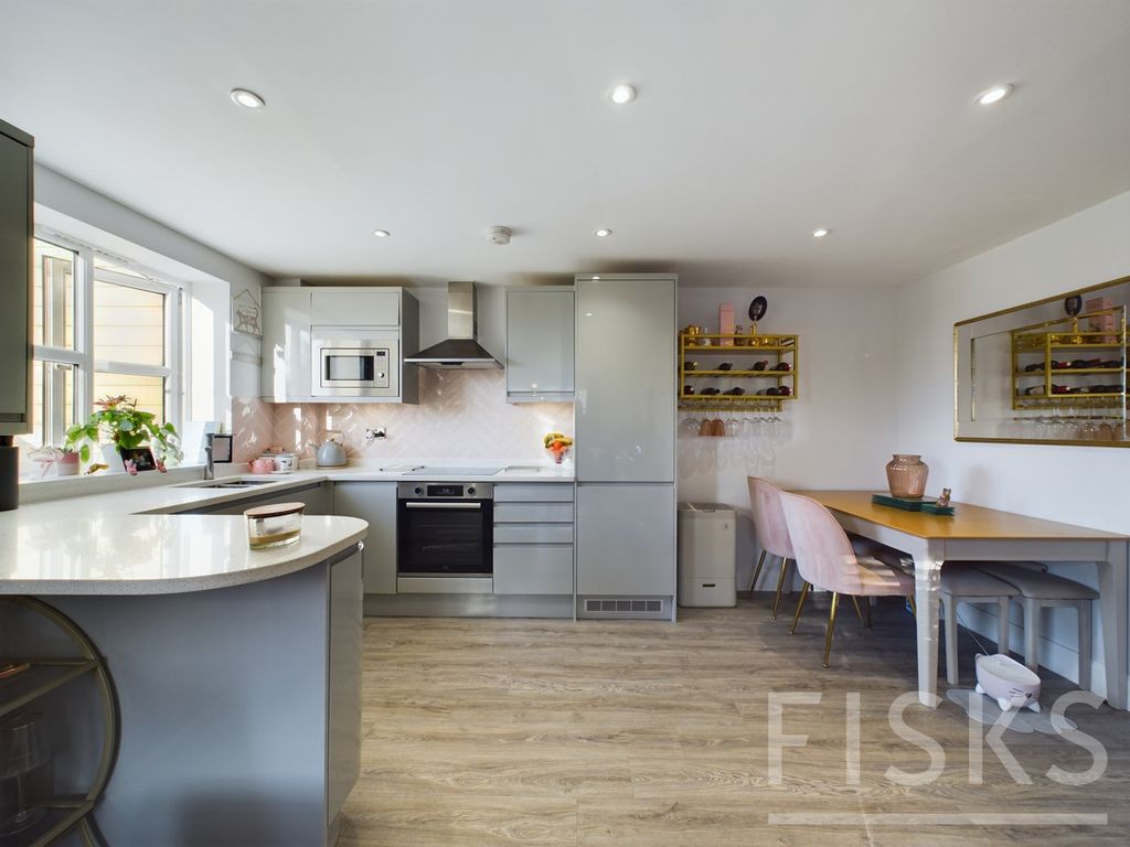 Additional image 2 of 2 bed flat for saleLondon Road, Benfleet SS7