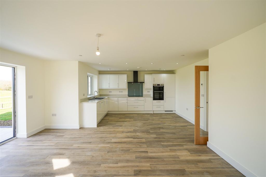 Additional image 7 of 3 bed detached bungalow for saleGolwg Y Garreg Las, Ammanford SA18