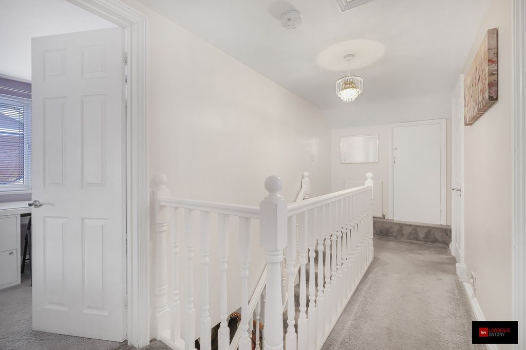 Additional image 15 of 5 bed detached house for saleLee Chapel Lane, Basildon SS16