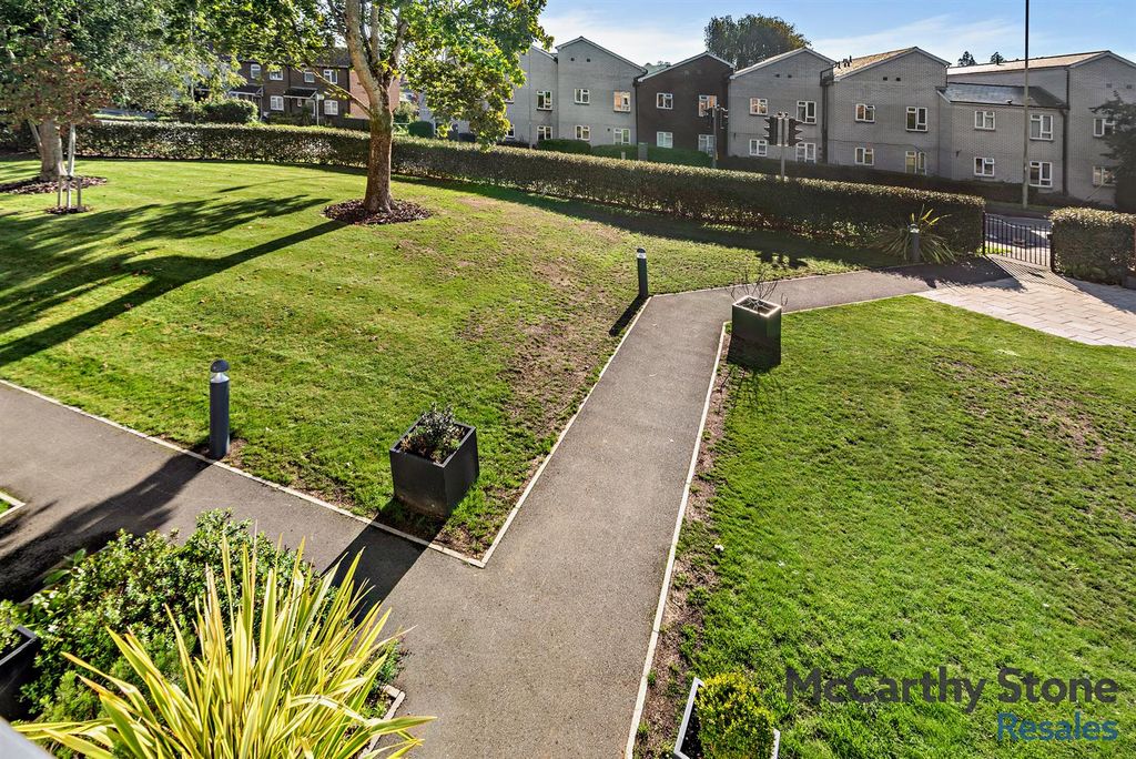 Additional image 31 of 2 bed flat for saleQueen Elizabeth Place, Orchard Lane, Alton GU34