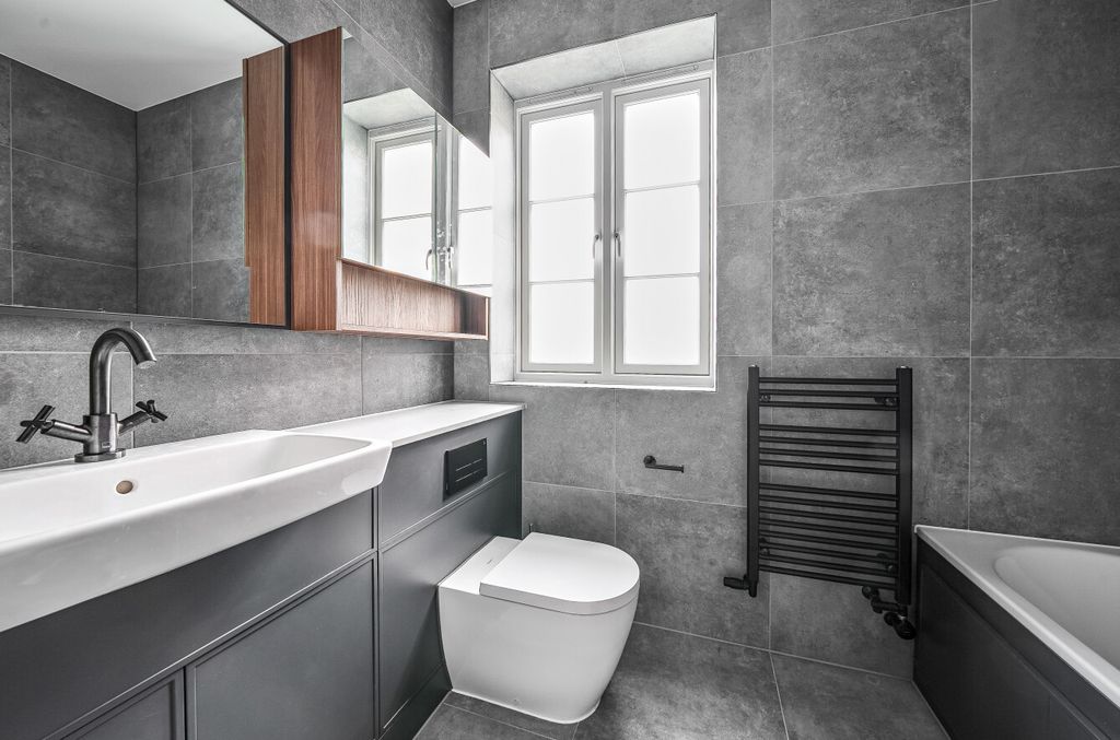 Additional image 9 of 2 bed flat for saleDaffodil Crescent, Barnet EN4
