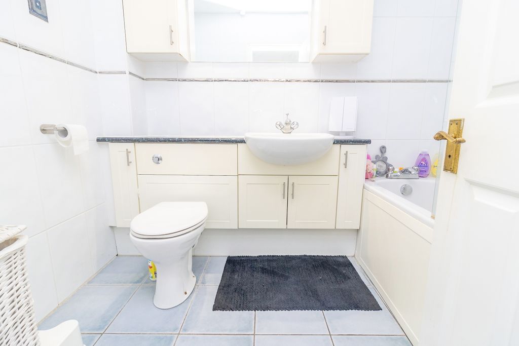Additional image 19 of 5 bed detached house for saleGoldcrest, Aylesbury HP19