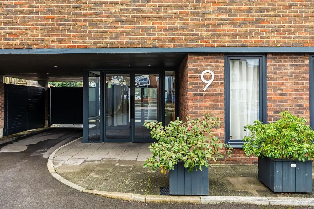 Additional image 17 of 1 bed flat for saleThe Street, Ashtead KT21