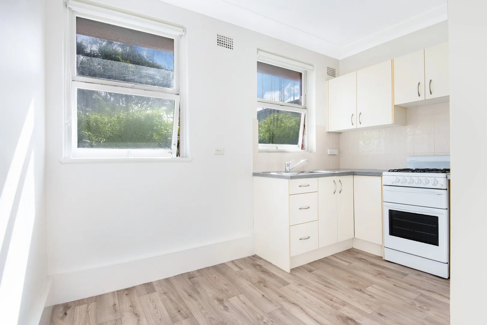 Additional image 4 of 7/5 Ocean View Road, Freshwater NSW 2096