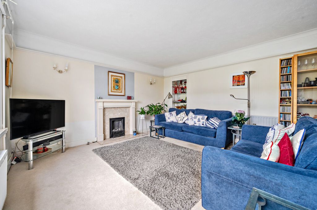 Additional image 8 of 4 bed detached house for saleCranmore Lane, Aldershot, Hampshire GU11
