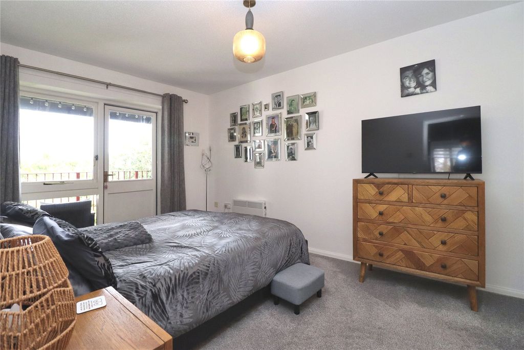 Additional image 3 of 2 bed flat for saleSt. Johns, Woking, Surrey GU21