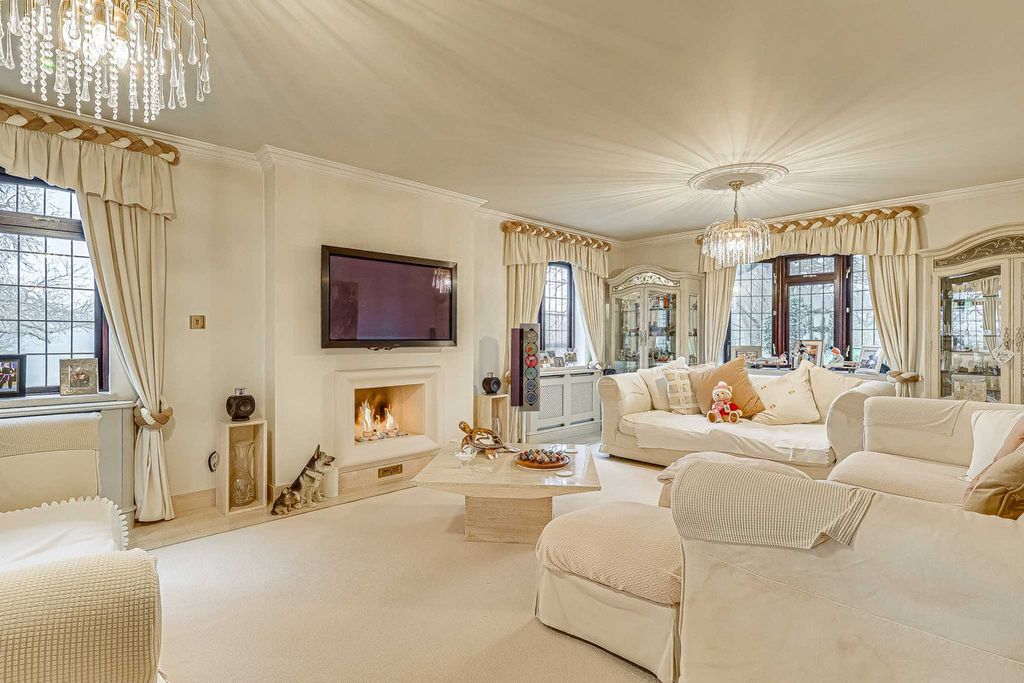 Additional image 18 of 4 bed detached house for saleVicarage Hill, Benfleet SS7