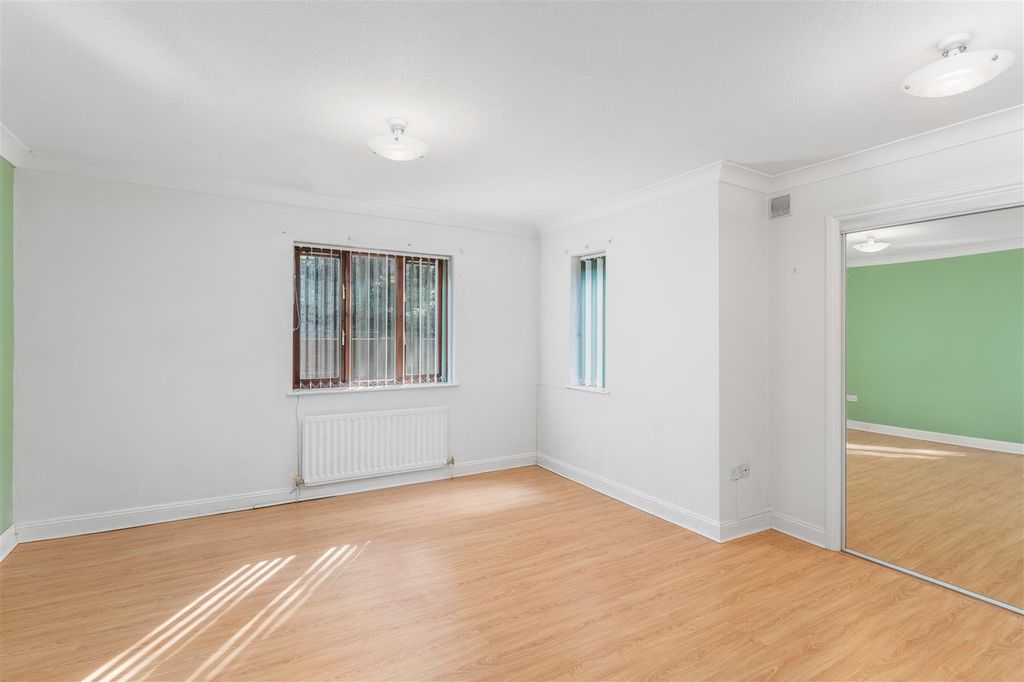 Additional image 8 of 2 bed flat for saleHornbeam Close, Banbury OX16
