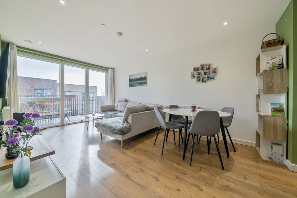 Additional image 12 of 2 bed flat for saleRegal Walk, Bexleyheath DA6