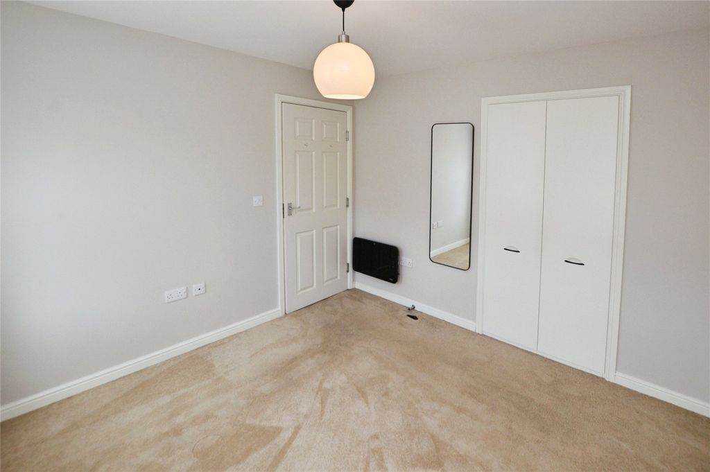 Additional image 5 of 2 bed flat for saleWhitehall Croft, Leeds, West Yorkshire LS12
