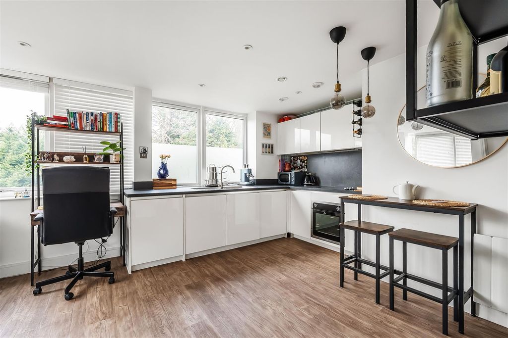 Additional image 9 of 1 bed flat for saleThe Street, Ashtead KT21