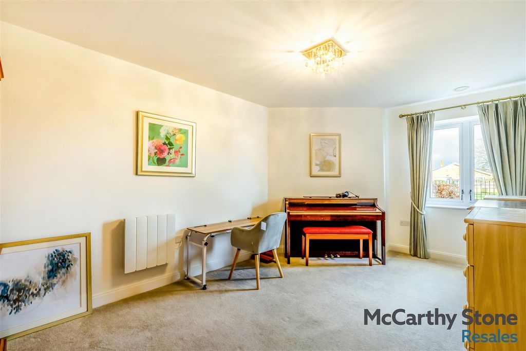 Additional image 13 of 2 bed flat for saleOakhill Place, High View, Bedford, Bedfordshire MK41