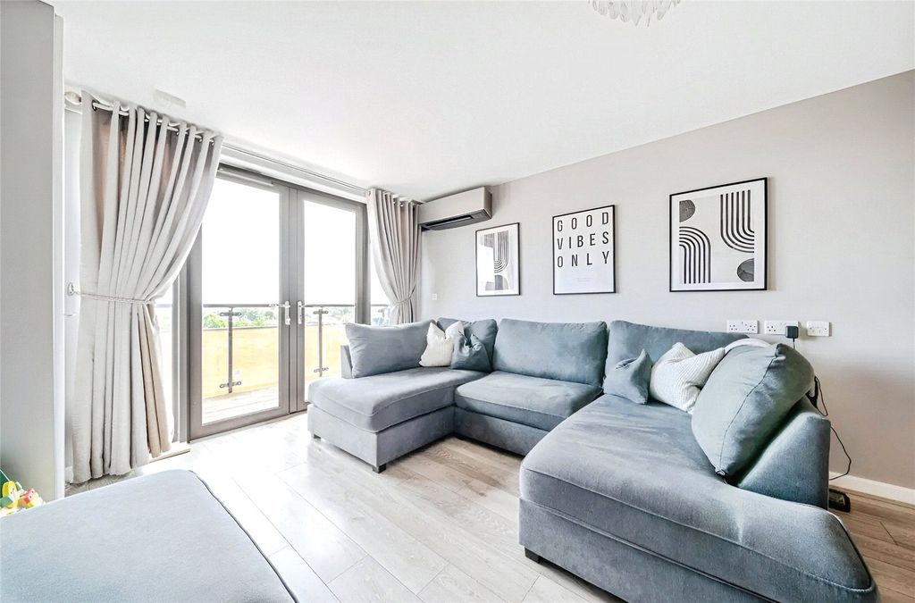 Additional image 2 of 2 bed flat for saleRoyal Oak Road, Bexleyheath DA6
