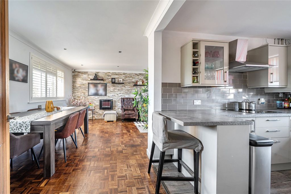 Additional image 3 of 2 bed maisonette for saleThe Knoll, Beckenham BR3