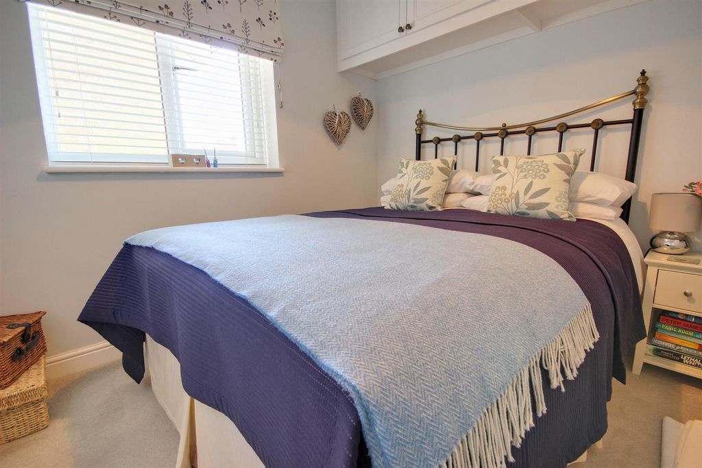 Additional image 4 of 2 bed flat for saleLong Lane, Beverley HU17