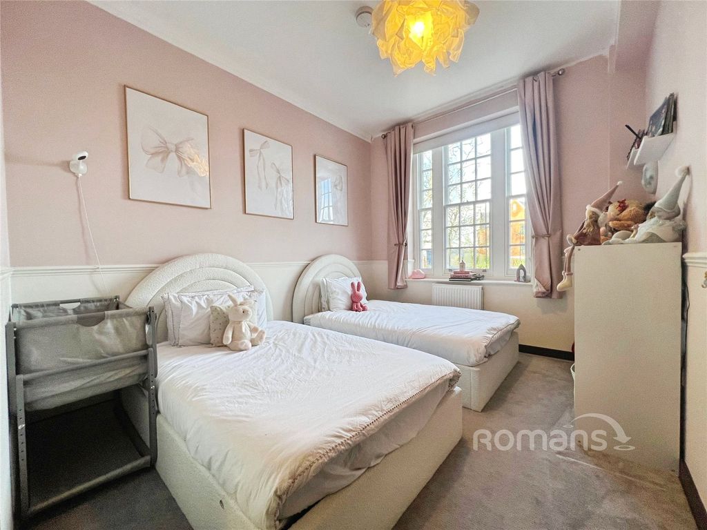 Additional image 12 of 3 bed flat for saleWhite Cross Place, Wellesley, Aldershot GU11