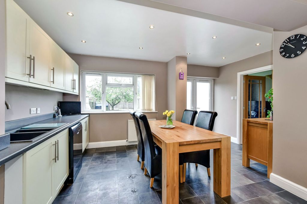 Additional image 9 of 4 bed semi-detached house for saleThe Crescent, Abbots Langley WD5