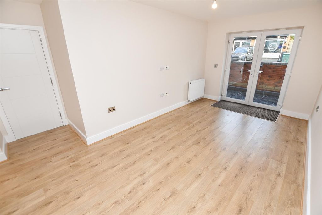 Additional image 8 of 2 bed flat for saleHigh Road, Benfleet SS7