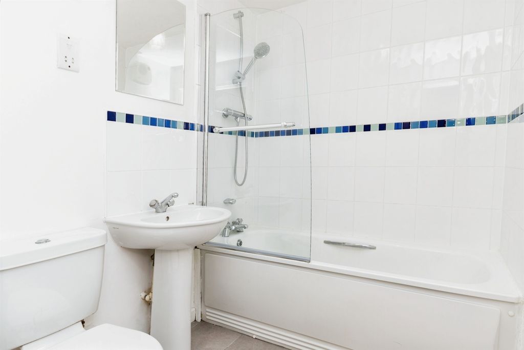Additional image 3 of 1 bed flat for saleBirds Hill, Letchworth Garden City SG6