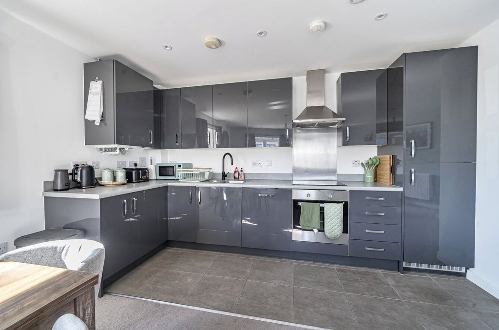 Additional image 8 of 2 bed flat for saleBurke Place, Wellesley, Aldershot GU11