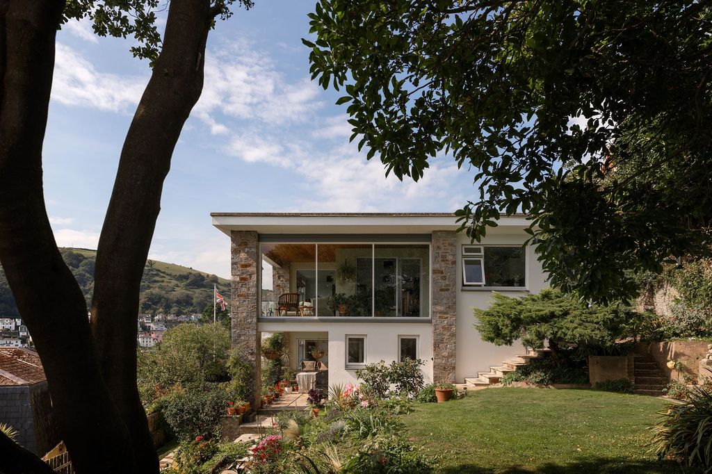 6 bed detached house for saleCrosstrees, Beacon Road, Kingswear TQ6 photo 2