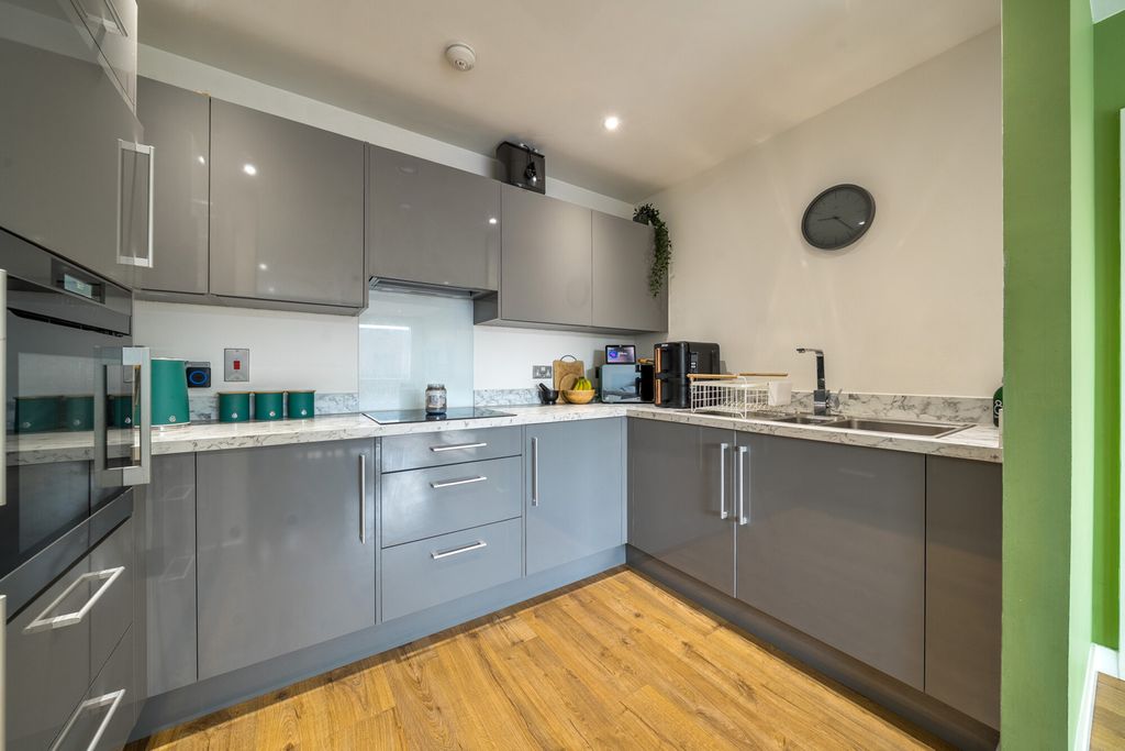 Additional image 2 of 2 bed flat for saleRegal Walk, Bexleyheath DA6
