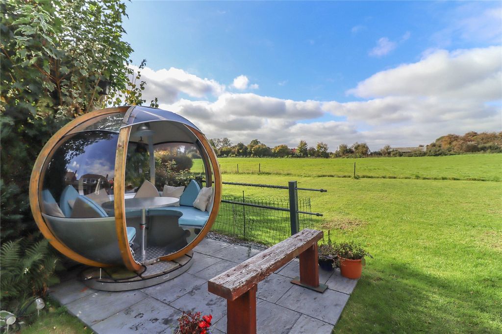 Additional image 25 of 5 bed link detached house for saleYew Tree Close, Goodworth Clatford, Andover, Hampshire SP11