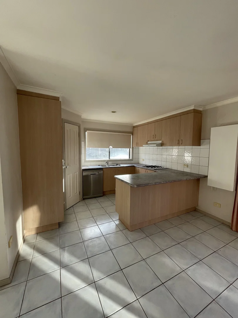 Additional image 8 of 3 Ranmore Grove, Caroline Springs VIC 3023