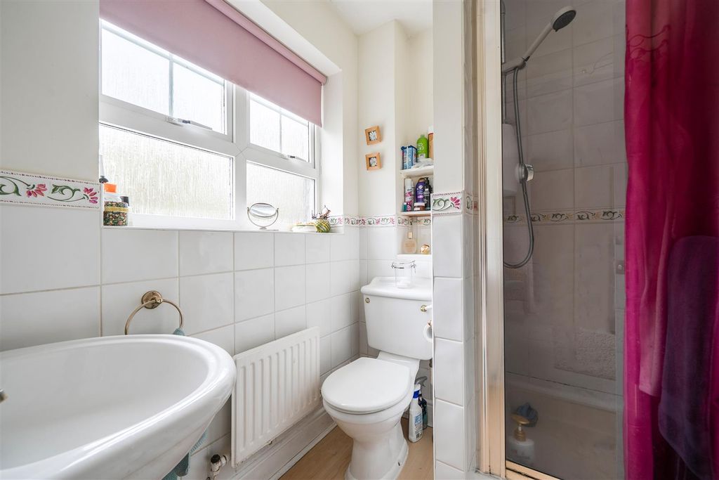 Additional image 17 of 4 bed detached house for saleBarker Close, Arborfield, Berkshire RG2
