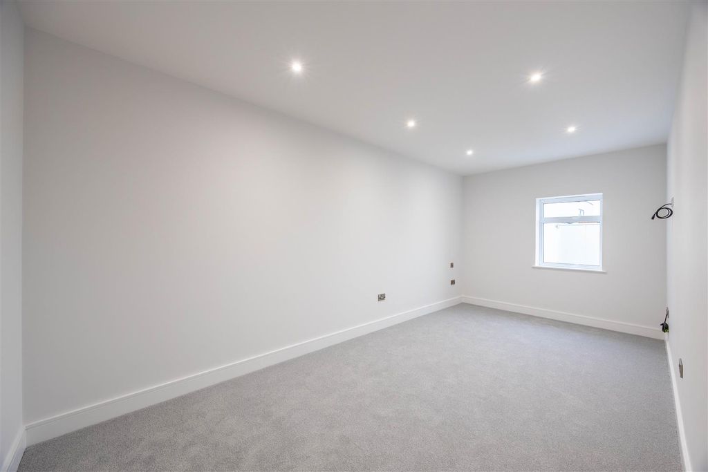 Additional image 10 of 2 bed flat for saleCherry View, Beech Road, Benfleet SS7