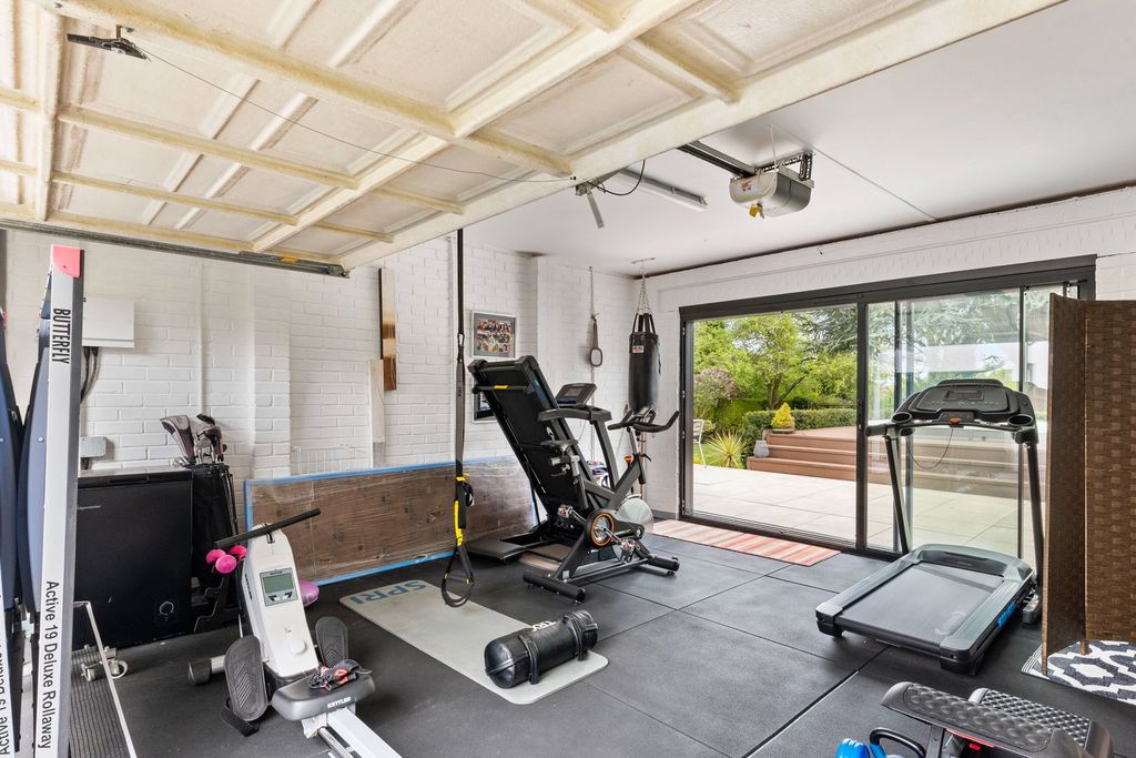 Additional image 37 of 4 bed detached house for saleGilhams Avenue, Banstead SM7