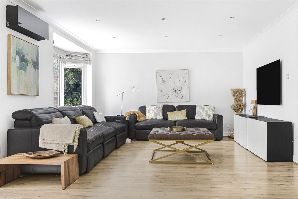 Additional image 16 of 7 bed detached house for saleOakside Way, Shinfield, Reading, Berkshire RG2
