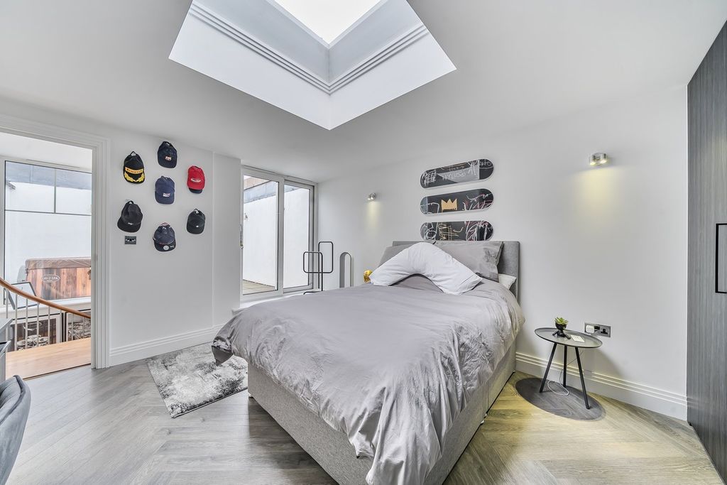 Additional image 15 of 3 bed flat for saleOverbury Avenue, Beckenham BR3
