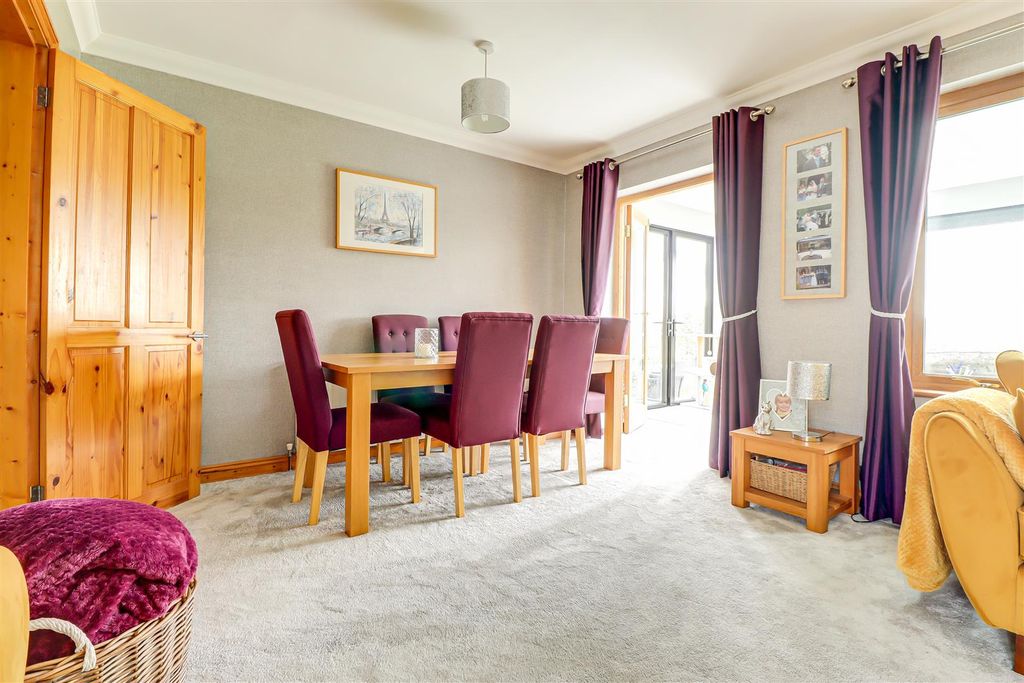 Additional image 9 of 3 bed detached house for saleHaresland Close, Benfleet SS7