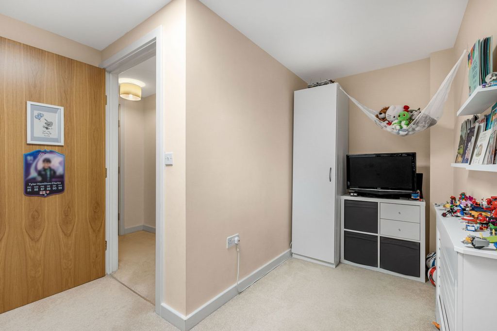 Additional image 8 of 2 bed maisonette for saleBroomfield Rise, Abbots Langley WD5