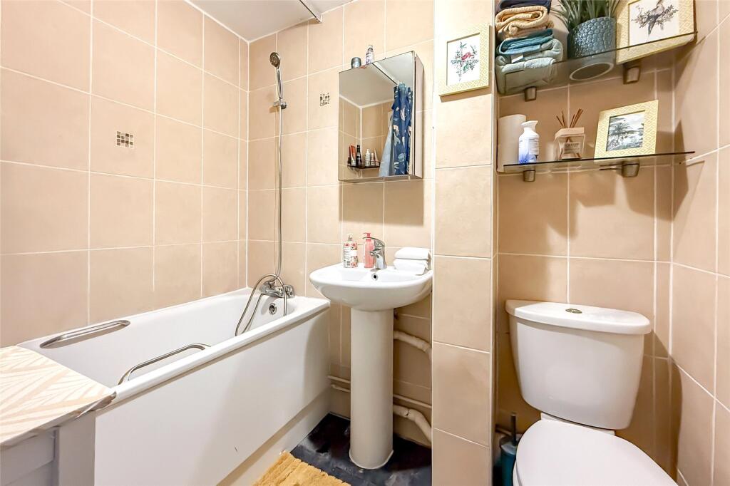 Additional image 8 of Chepstow, Douglas Road, Harpenden, Hertfordshire, AL5