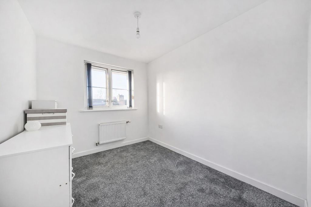 Additional image 7 of 2 bed flat for saleKings Crescent, Aylesford ME20
