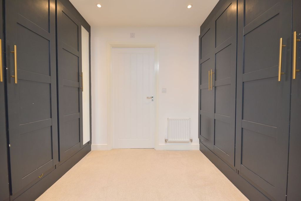 Additional image 12 of 5 bed detached house for saleBellflower Gardens, Biggleswade SG18