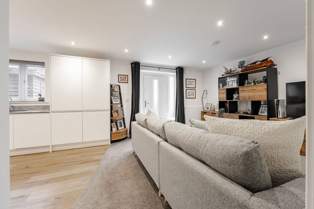 Additional image 8 of 2 bed flat for saleGranary Close, Wymondham NR18