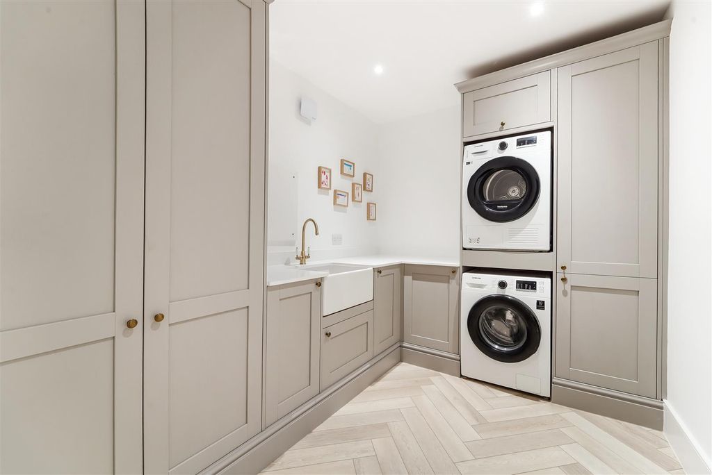 Additional image 9 of 5 bed detached house for saleBeacon Way, Banstead SM7