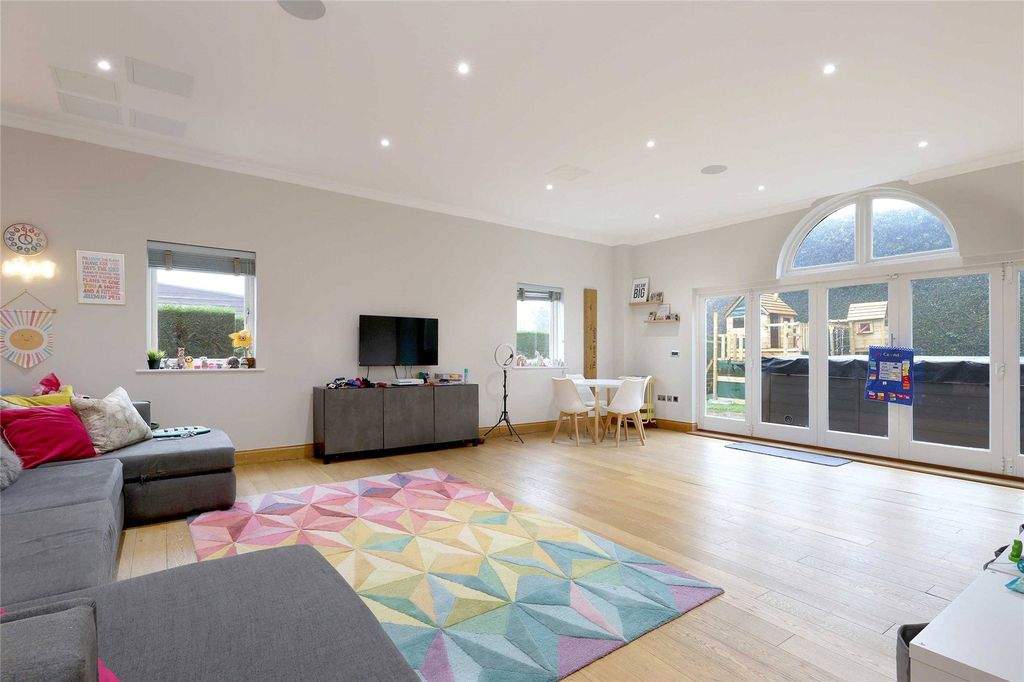 Additional image 7 of 6 bed detached house for salePenn Road, Knotty Green, Beaconsfield, Buckinghamshire HP9