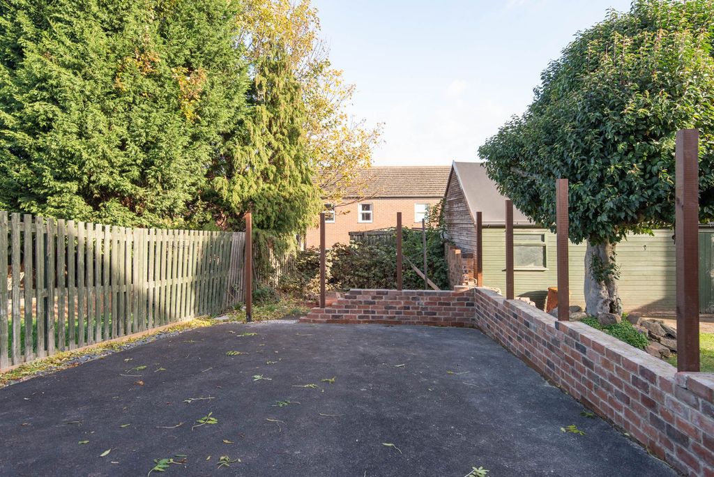 Additional image 7 of 2 bed flat for saleSt. Johns Road, Chesterfield S41