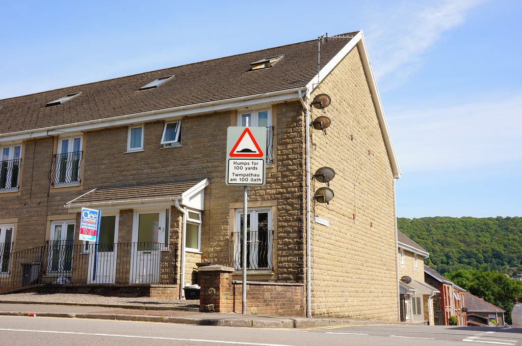 1 bed flat for saleBrecon Road, Pontardawe, Swansea. SA8