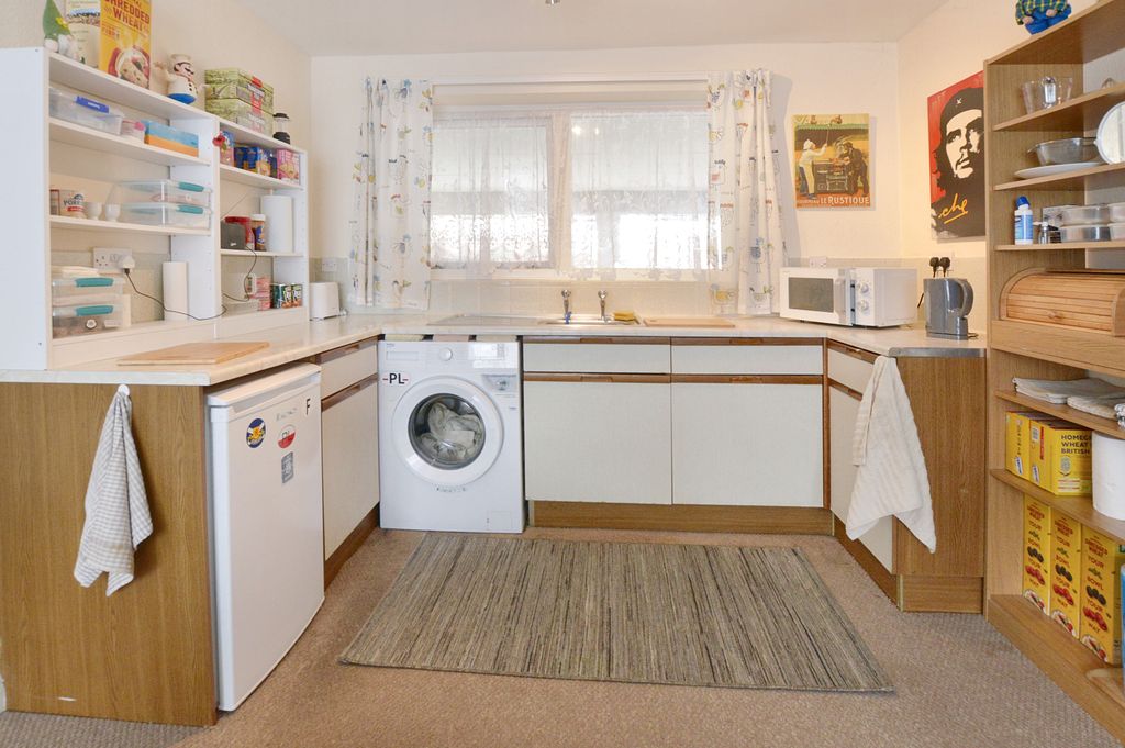 Additional image 4 of 1 bed flat for saleNorthgate Court, Louth LN11