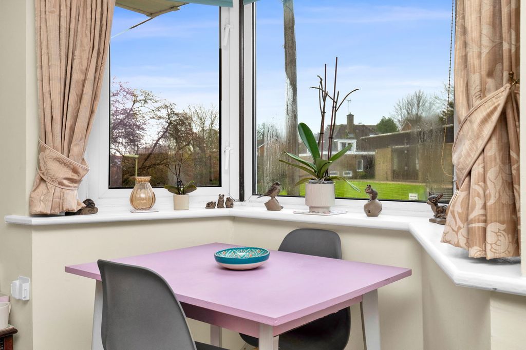 Additional image 7 of 2 bed flat for saleEllingham Close, Alresford SO24